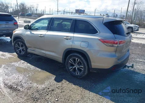 2016 Toyota Highlander Xle V6 z USA, uszkodzony, nr VIN 5TDKKRFH4GS133694